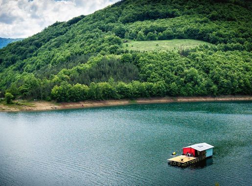 File:Zavojsko jezero, Stara Planina.jpg - Wikimedia Commons