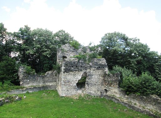 File:Moslavacka Gora Garic Grad.jpg - Wikimedia Commons