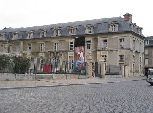 File:Palais du Tau, Reims.jpg - Wikimedia Commons