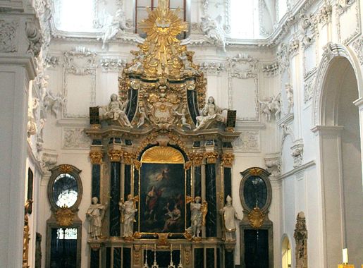 File:Würzburg, St.-Kilians-Dom, der Probstaltar.jpg - Wikimedia Commons