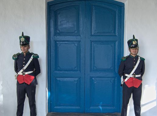 Archivo:CasadeTucuman-guardia.jpg - Wikipedia, la enciclopedia libre