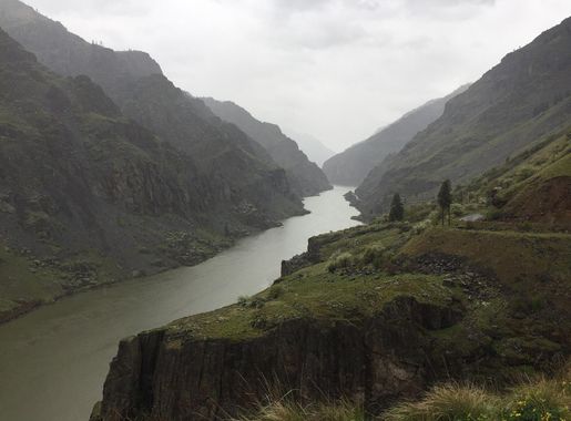 Файл:Overlook of the Snake River in Hells Canyon, Wallowa-Whitman National  Forest (33843254196).jpg — Вікіпедія