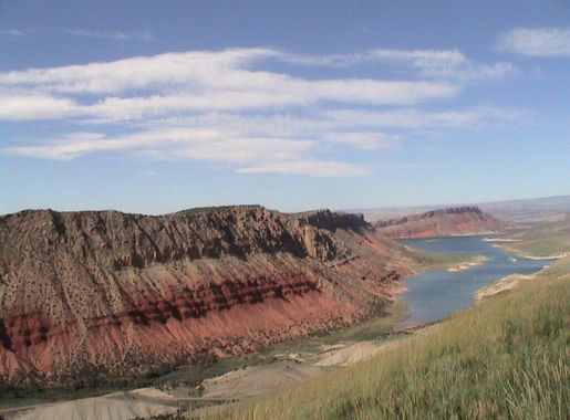 File:Flaming Gorge Reservoir.jpg - Wikipedia