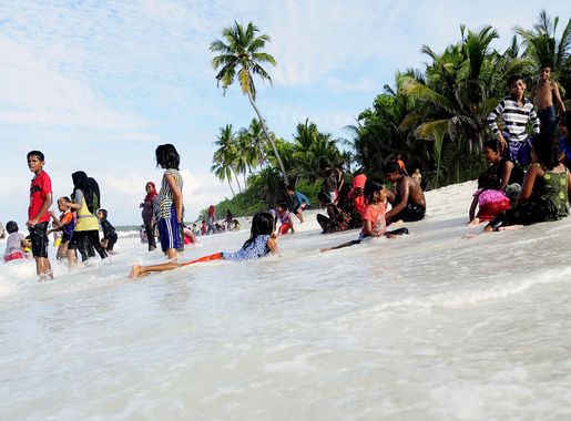 File:Maahefun Celebration at Fuvahmulah Thoondu.jpg - Wikimedia Commons