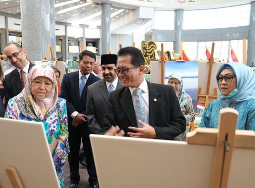 File:Themed Brunei in the Eyes of Diplomats, the Diplomatic Corps Holds a  Photo Exhibition 01.jpg - Wikimedia Commons