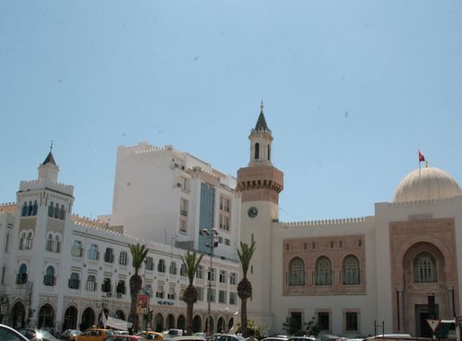 File:Sfax,façades de l'immeuble.jpg - Wikimedia Commons