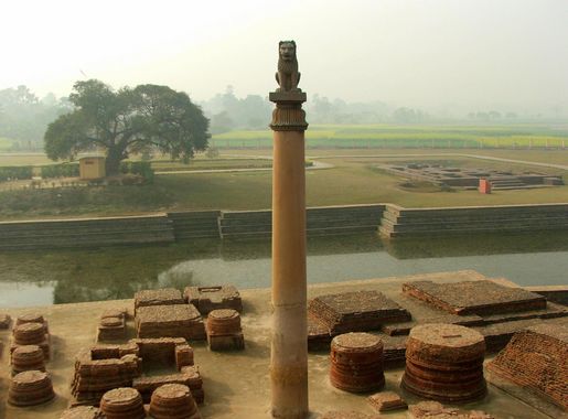 File:Ashoka pillar at Vaishali, Bihar, India.jpg - Wikipedia