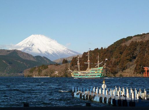 File:View of Mount Fuji from Lake Ashi.jpg - Wikipedia