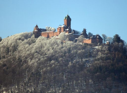 File:Hohkoenigsburg Winteransicht 20110103.JPG - Wikimedia Commons