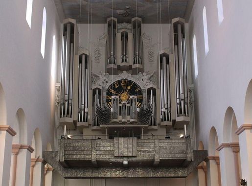 File:Wuerzburg Dom Orgel.jpg - Wikimedia Commons