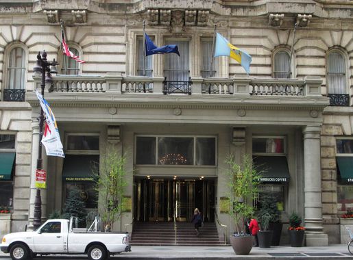 File:Hyatt at the Bellevue entrance.jpg - Wikimedia Commons