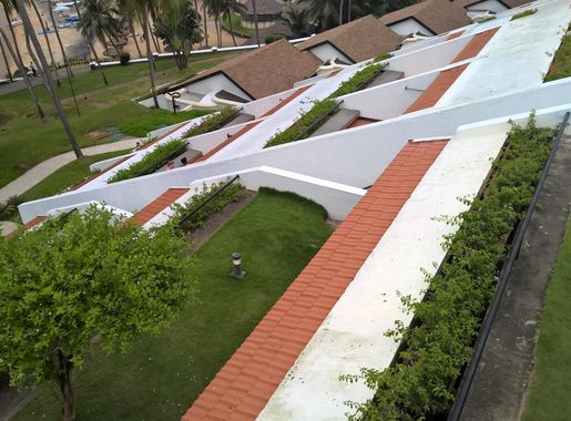 File:Kovalam Beach Resort Leela Hotel General view.jpg - Wikimedia Commons