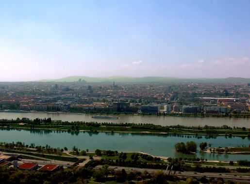 File:DonauInsel.JPG - Wikimedia Commons