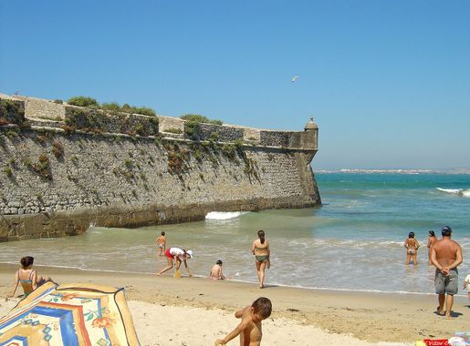 File:Praia da Gambôa - Peniche - Portugal (21277520538).jpg - Wikimedia  Commons