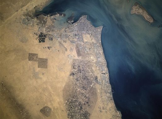File:Kuwait city 1996.jpg - Wikipedia