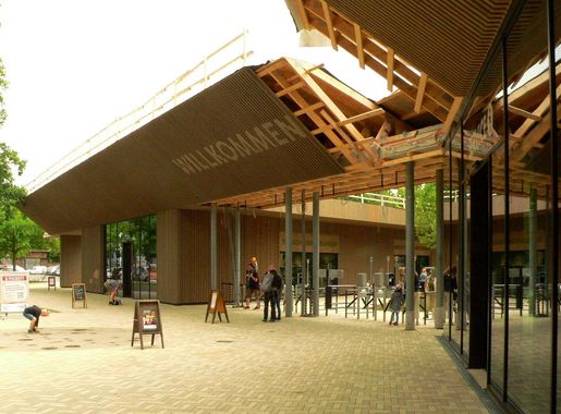 File:Zoo Hannover Eingang neu.jpg - Wikimedia Commons