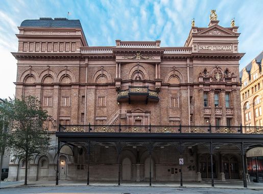 File:Pabst Theater 1895 front view 2012.jpg - Wikimedia Commons
