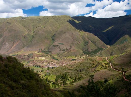 File:Peru - Cusco Sacred Valley & Incan Ruins 116 - looking down from Tipón  (6954856292).jpg - Wikipedia