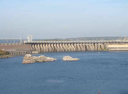 Файл:Hydro-electric Power station 'Dniprohes' in Zaporizhzhia 02.JPG —  Вікіпедія