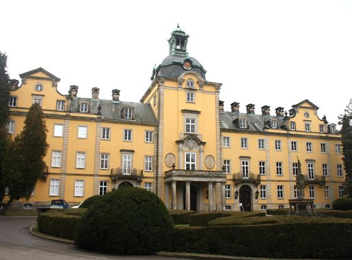 File:Bueckeburg Schloss v O.JPG - Wikimedia Commons