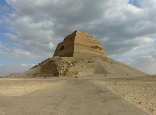 File:Meidoum07.jpg - Wikimedia Commons