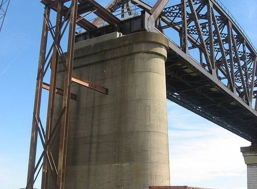 File:Big Four Bridge, northern end.jpg - Wikimedia Commons