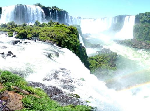 File:Iguazu Décembre 2007 - Panorama 5.jpg - Wikimedia Commons
