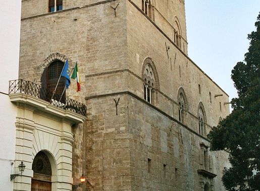 File:Palermo-Palazzo-Chiaramonte-bjs2007-01.jpg - Wikipedia