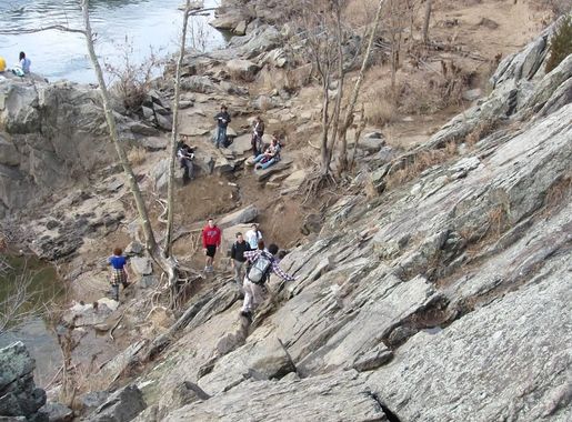 File:C&O Canal NHP Billy Goat Trail A in January (8364903117).jpg -  Wikimedia Commons