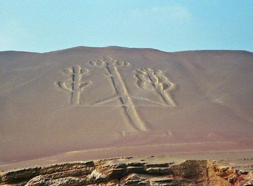 File:Candelabro de Paracas.jpg - Wikipedia