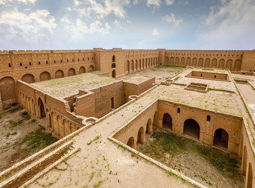 File:Al-Akhdar Castle.jpg - Wikimedia Commons