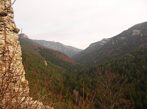 File:Gaderská dolina, Greater Fatra (SVK) - from Blatnica castle ruin.jpg -  Wikimedia Commons