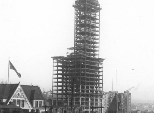 File:Smith Tower under construction, from the Post St power house, Feb 23,  1913 (Curtis & Miller photo).jpeg - Wikimedia Commons