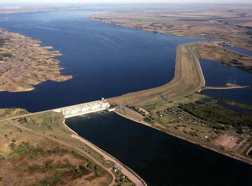 File:USACE Fort Thompson Big Bend Dam.jpg - Wikimedia Commons