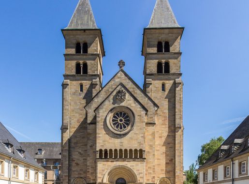 File:St. Willibrord Basilika, Echternach-3711.jpg - Wikimedia Commons