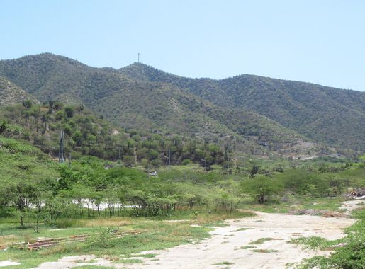 Archivo:2021 Santa Marta - Cerro Ziruma.jpg - Wikipedia, la enciclopedia  libre
