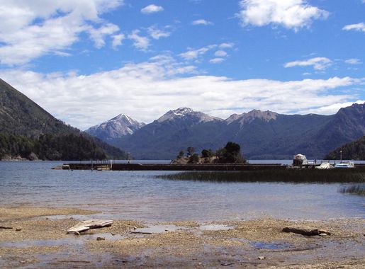 File:Lago Moreno.jpg - Wikimedia Commons