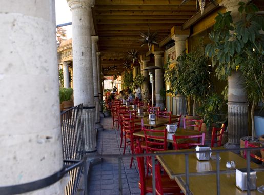 File:El Jardin, Plaza de Allende 2.jpg - Wikimedia Commons