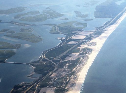 File:NY Long Island with East Bay and Jones Beach State Park IMG 1956.JPG -  Wikimedia Commons