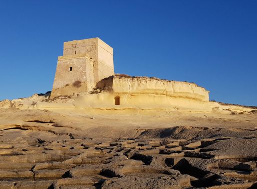 File:Xlendi Tower, Xlendi 004.jpg - Wikimedia Commons