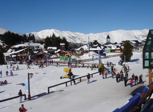 File:Base del Cerro Catedral (Bariloche).JPG - Wikimedia Commons