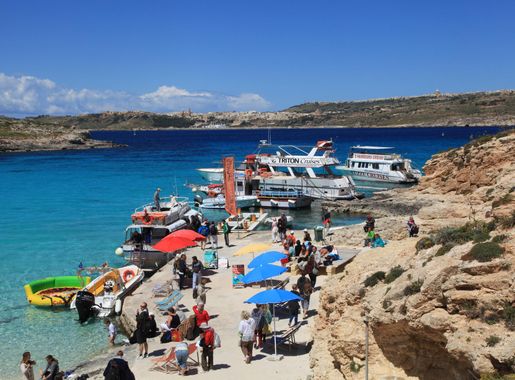 File:Malta - Ghajnsielem - Comino - Blue Lagoon Harbour 03 ies.jpg -  Wikimedia Commons