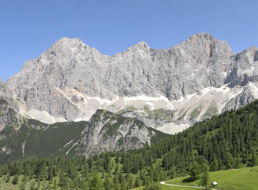 File:Ramsau am Dachstein - Dachsteinsüdwand (b).JPG - Wikimedia Commons