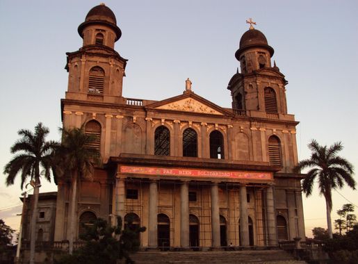 File:FACHADA DE CATEDRAL SANTIAGO, DE MANAGUA - panoramio.jpg - Wikimedia  Commons