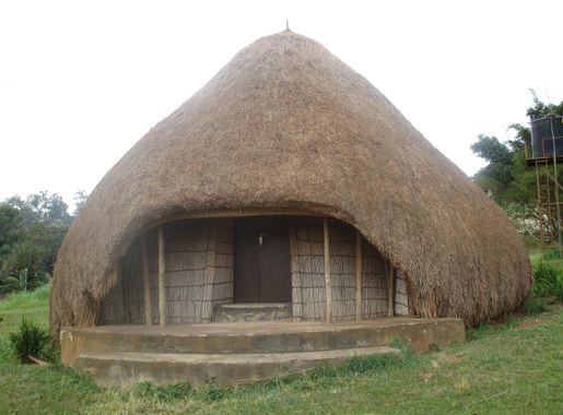 File:Acholi House.JPG - Wikimedia Commons