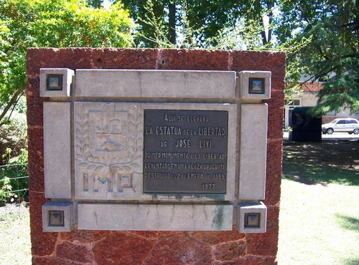 Archivo:Placa conmemorativa en la Plaza Constitución - Paysandú.JPG -  Wikipedia, la enciclopedia libre