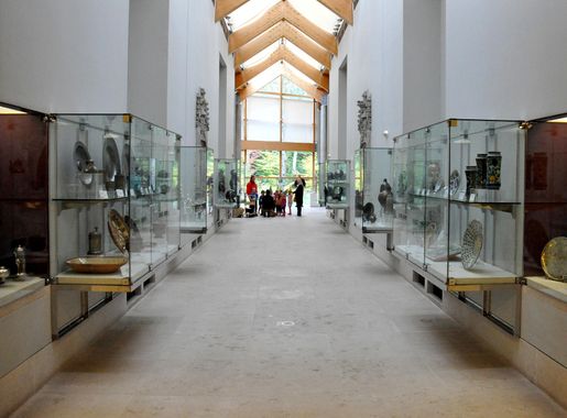 File:One of the halls of the Burrell Collection, Glasgow, Scotland, UK.jpg  - Wikimedia Commons