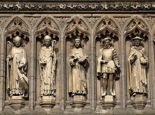 File:Leicester Cathedral Vaughan Porch statues detail.jpg - Wikimedia  Commons