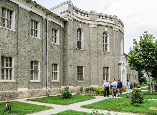 File:National Museum of Afghanistan in Kabul.jpg - Wikimedia Commons