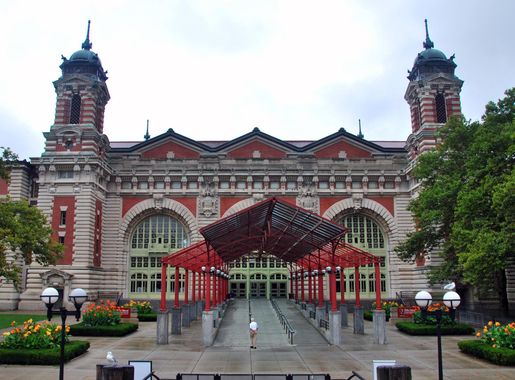File:Ellis island immigration museum entrance.JPG - Wikimedia Commons